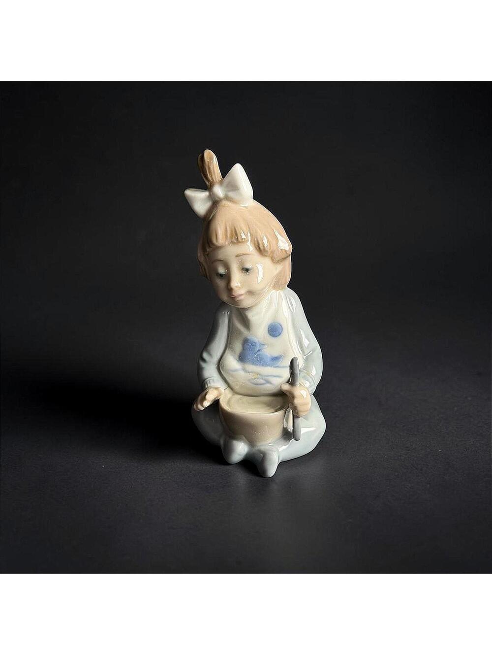 Vintage NAO by Lladro Girl Figurine Bowl Spoon Porcelain 6"- In Orig Box - 10202